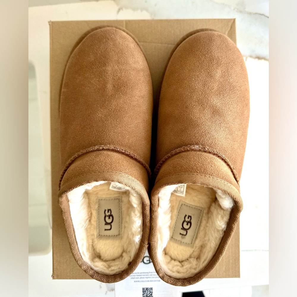 Brand New!! Uggs Women’s Classic slippers, size 8, color: chestnut. Never worn